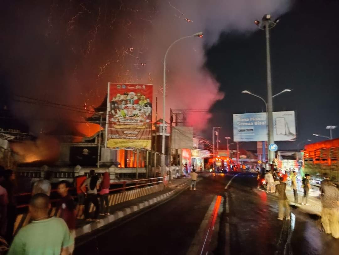 Puluhan Lapak Pasar Losari dan Pos Polisi Cisanggarung Brebes Terbakar, Penyebab Masih Diselidiki