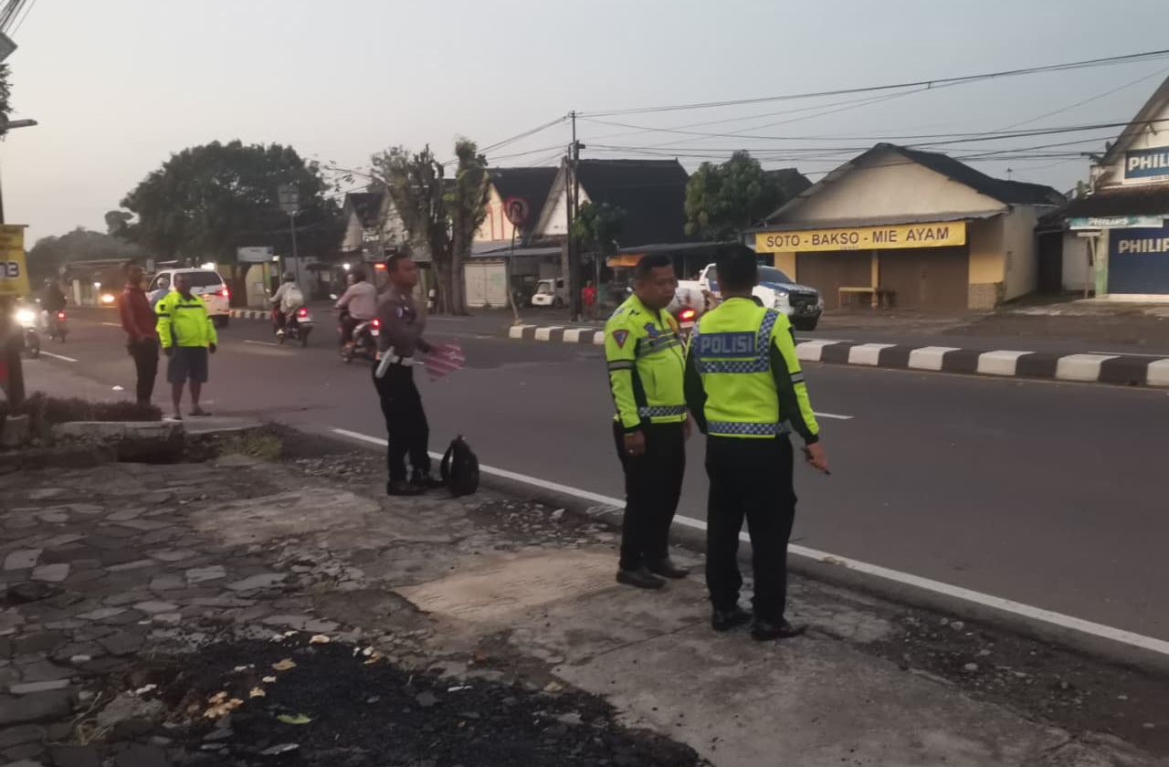 Kecelakaan Tragis di Jalan Magelang Km 13 Sleman, Istri Tewas di TKP dan Suami Kritis