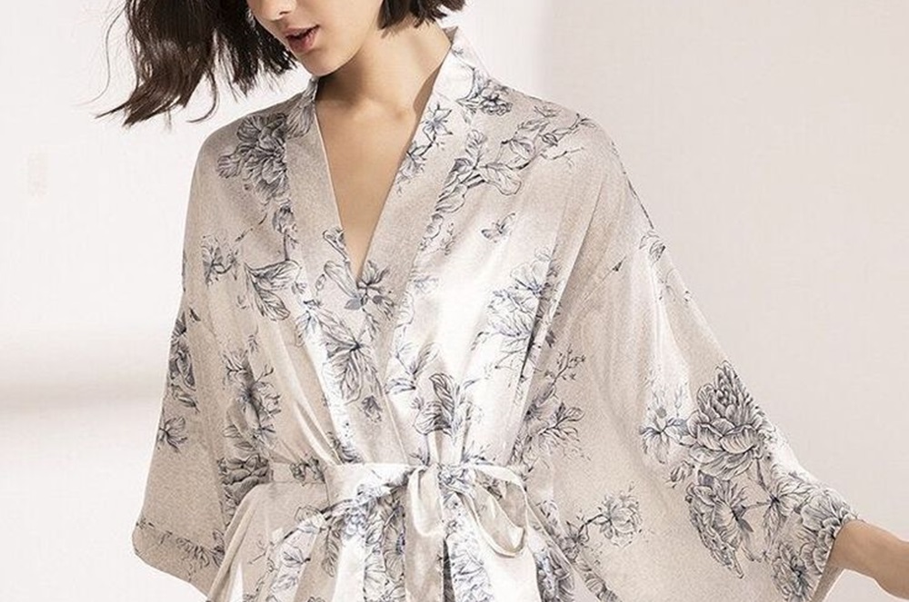 Pilihan Model Baju Tidur Kimono Wanita Modis dan Nyaman, Bikin Tidur Makin Nyenyak