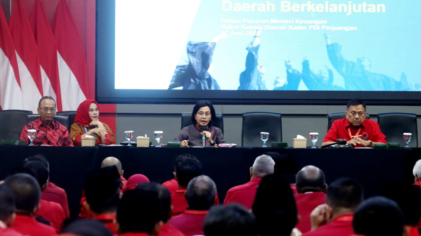 Merdeka! Sri Mulyani Ajak Kepala Daerah PDIP Berpikir Terbang ke Mars 