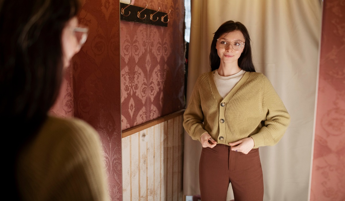 Tampil Fresh dan Manis Setiap Saat, Simak 6 Inspirasi Outfit Cardigan Korean Style Berikut Ini