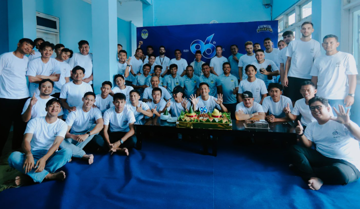  Tim Pelatih dan Pemain Rayakan HUT ke-96 PSIM Jogja dengan Potong Tumpeng dan Doa Bersama