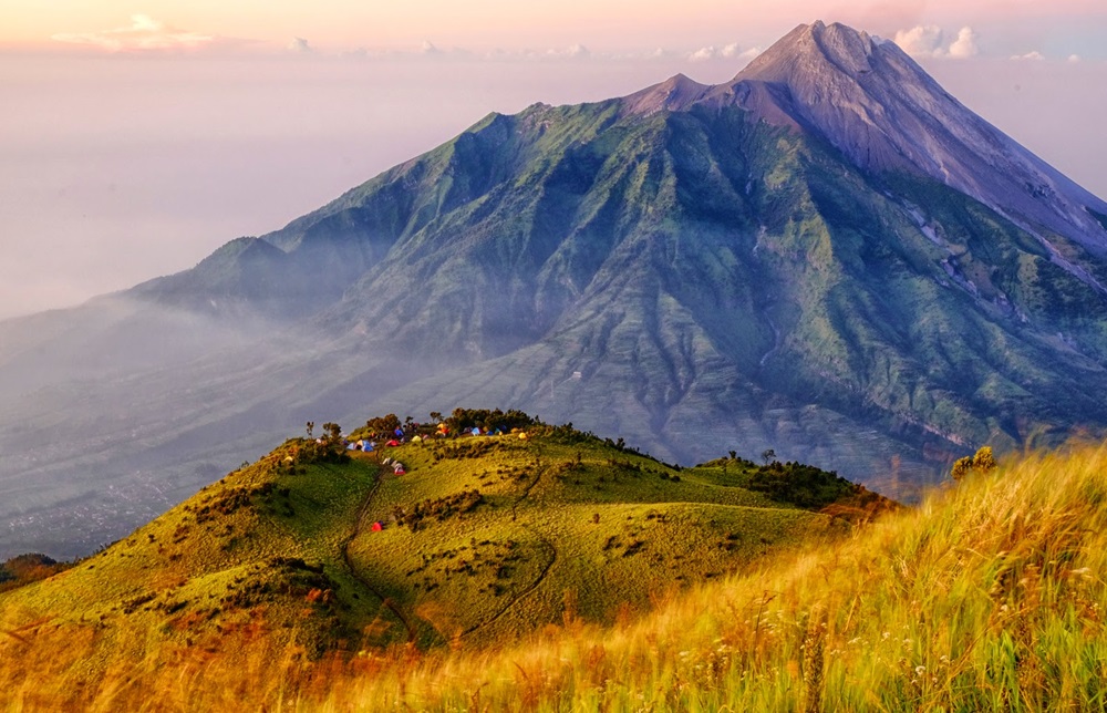 Pesona Jalur Pendakian Wisata Terbaru 2024 Gunung Merbabu, Suguhkan Pengalaman Menantang