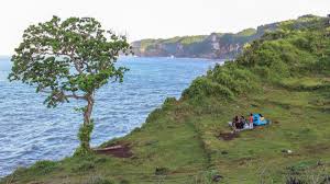 Rekomendasi Tempat Liburan Akhir Tahun Berikan Nuansa Berbeda, Pantai Kesirat Manjakan Mata Cocok Buat Camping