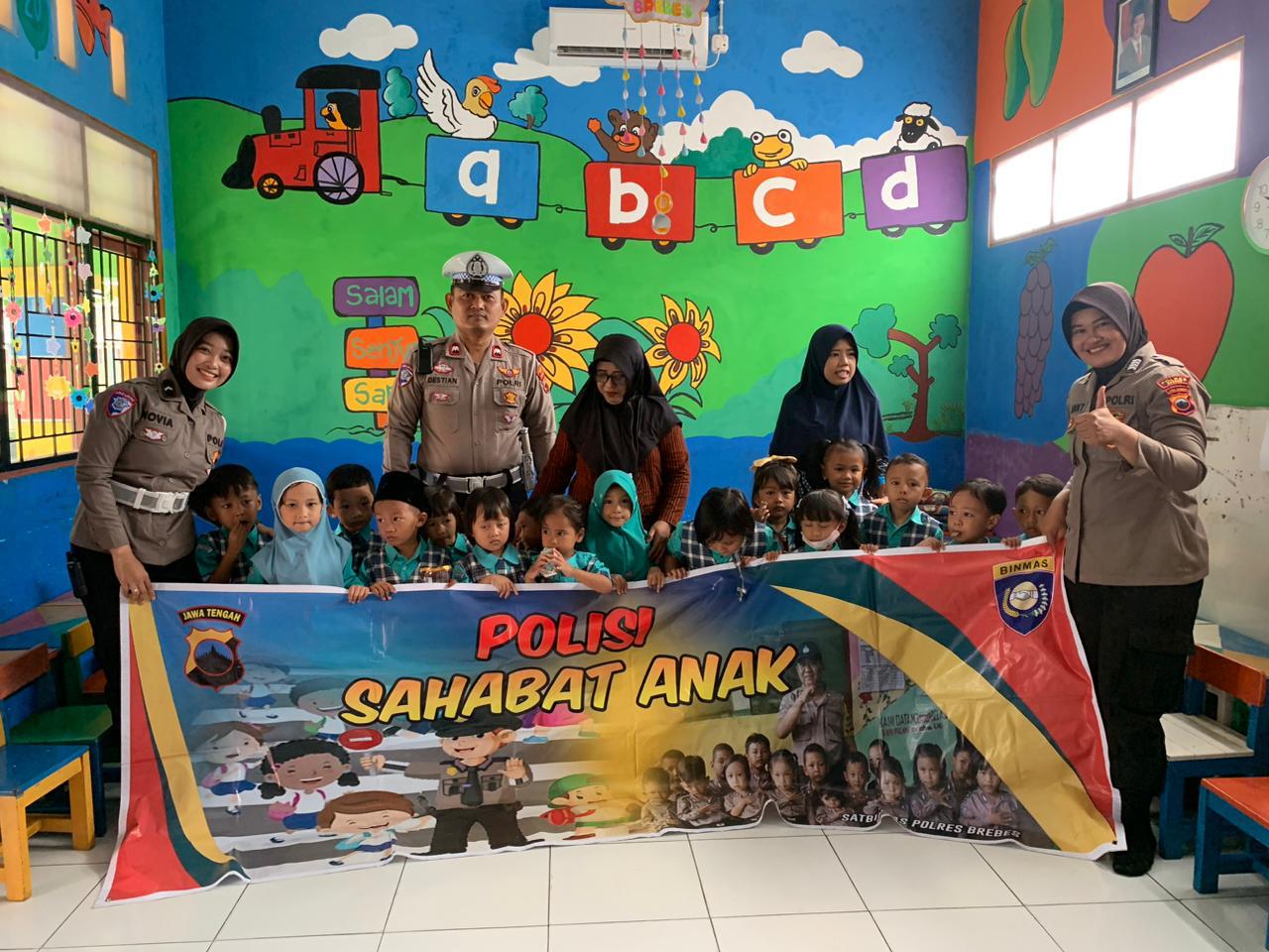 Tanamkan Budaya Tertib Berlalu Lintas, Puluhan Murid TK Belajar Rambu-rambu Hingga Cara Menyeberang Jalan