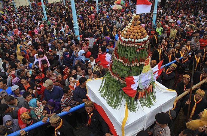 Hajad Dalem Grebeg Besar Perayaan Idul Adha, Warga Berebut Ubarampe Gunungan Kakung