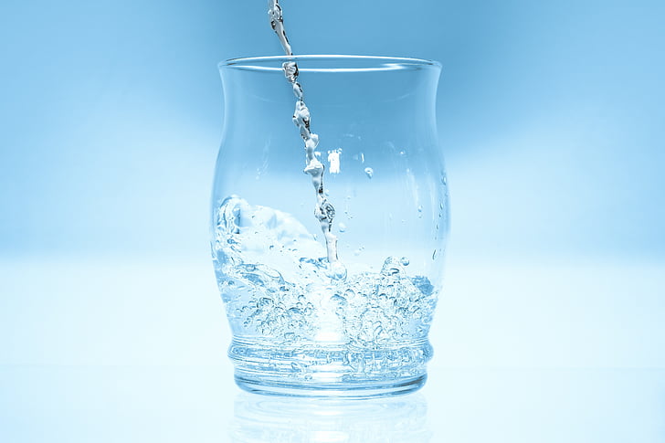 12 Manfaat Minum Air Putih di Pagi Hari Saat Perut Kosong, Anda Wajib Tau!