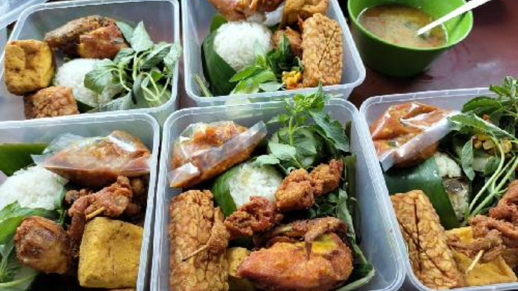 Pedasnya Gak Ngotak, Warung SS Ngondek Gandaria Jadi Spot Favorit