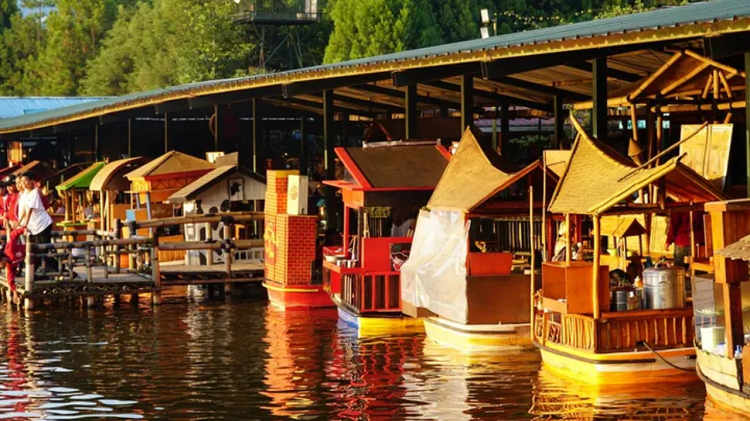 Wahana Baru Floating Market Lembang Sambut Libur Akhir Tahun 2025