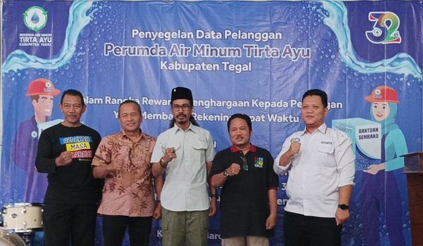 Perumda Tirta Ayu Kabupaten Tegal Berbagi 400 Paket Sembako