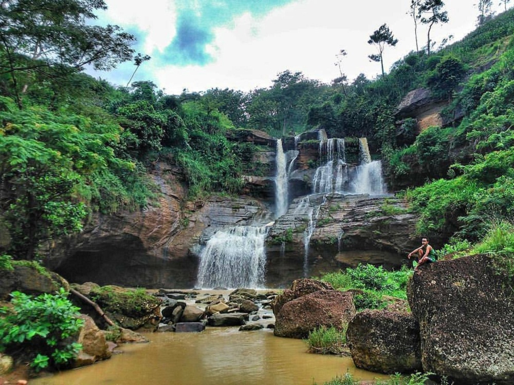 Wisata Terbaru 2024? 10 Rekomendasi Wisata Air Terjun Terindah Di Ponorogo, Bikin Pikiran Jernih dan Adem