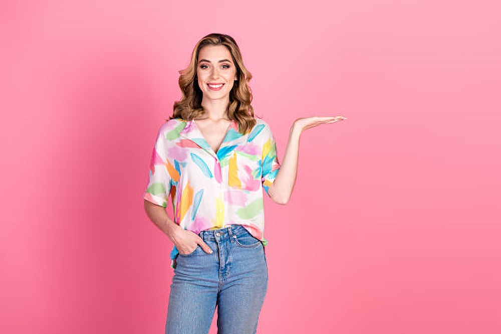 8 Inspirasi Motif Pakaian Kasual Wanita untuk Mix and Match Outfit Kekinian, Wajib Dicoba