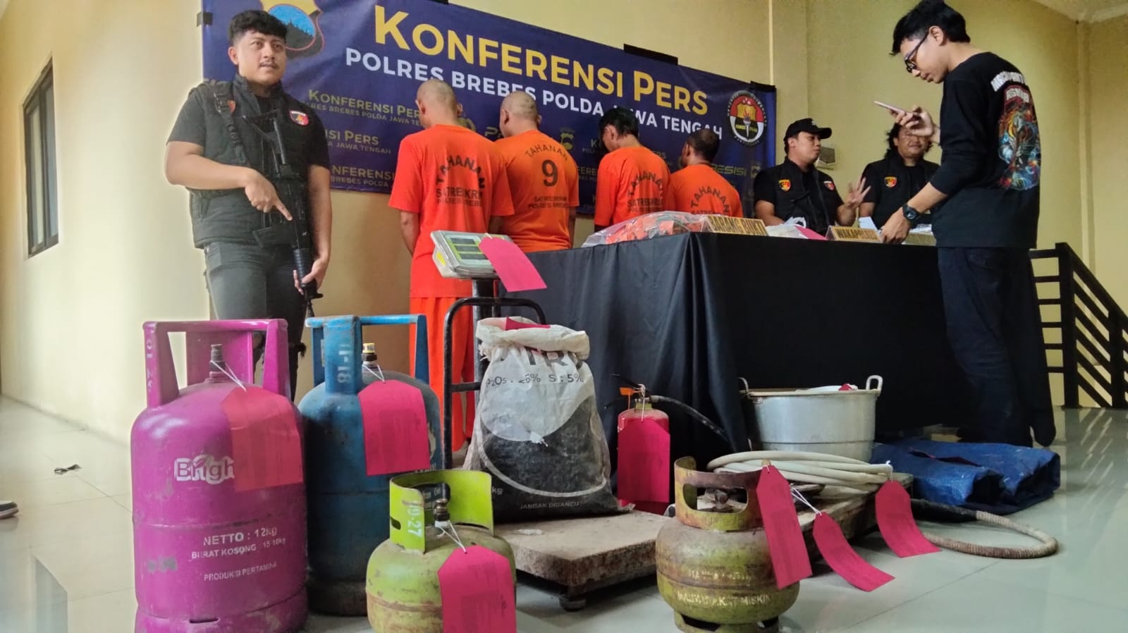 2 Pengoplos LPG Bersubsidi Dibekuk, Oplosan LPG 12 Kg Dijual Lebih Murah dari HET