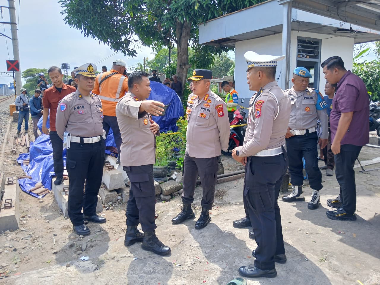 Palang Pintu Diduga Tak Tertutup, Polisi Dalami Penyebab Kecelakaan KA Bangunkarta