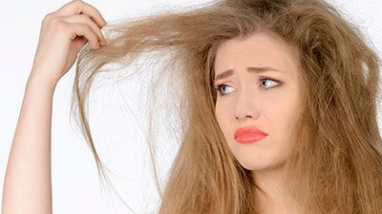 Ketahui Penyebab Rambut Patah dan Cara Mengatasi Agar tetap Sehat dan Kuat