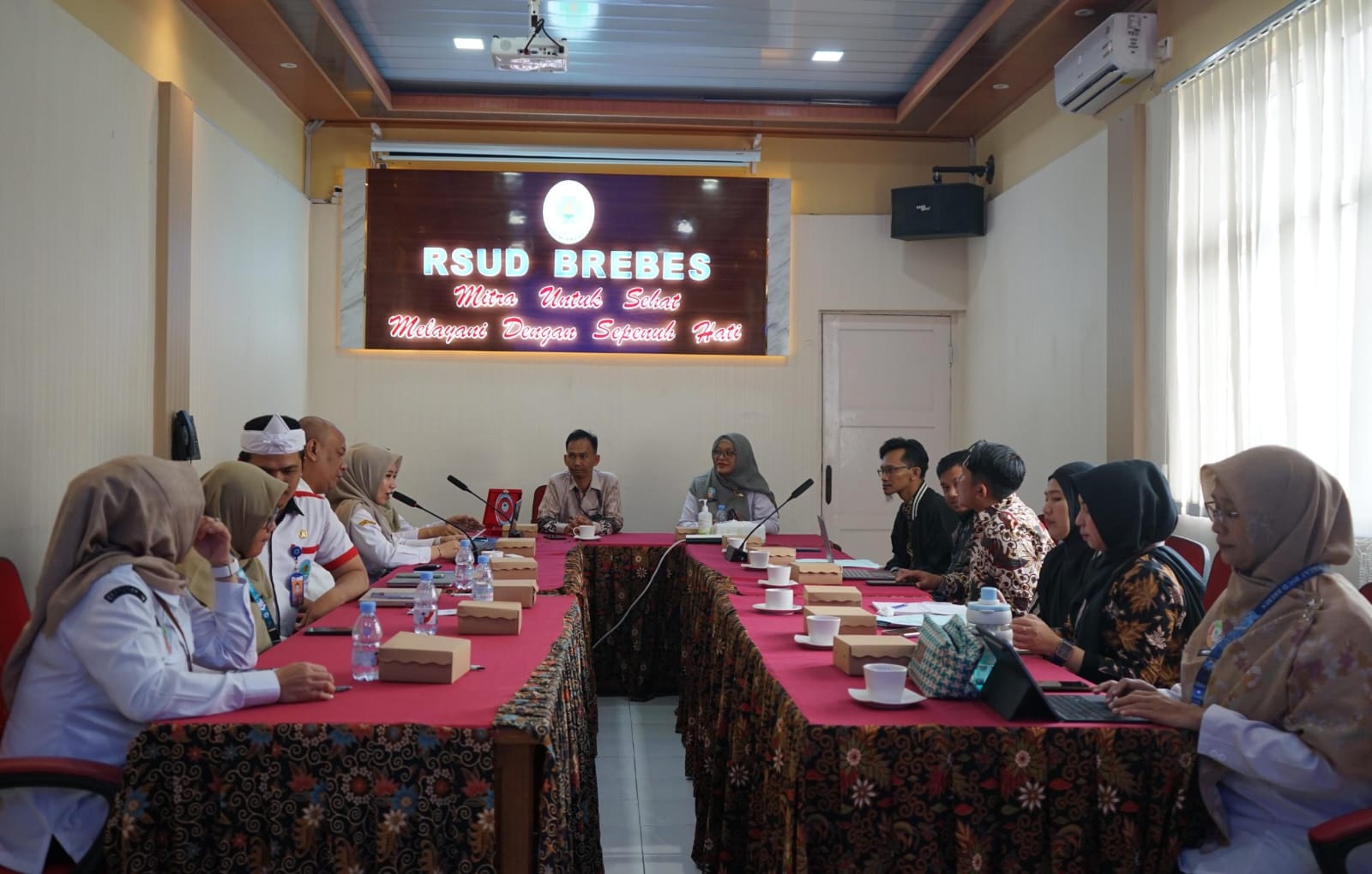 Jadi Rujukan Kaji Banding Implementasi SIMGOS, RSUD dr Drajat Prawiranegara Serang Belajar ke RSUD Brebes