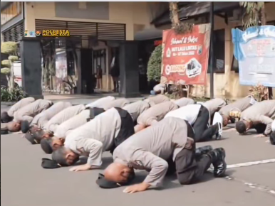 Usai Unggah Foto Sujud Massal Akun Polresta Malang Diretas, Tulisan Minta Maaf Lenyap?