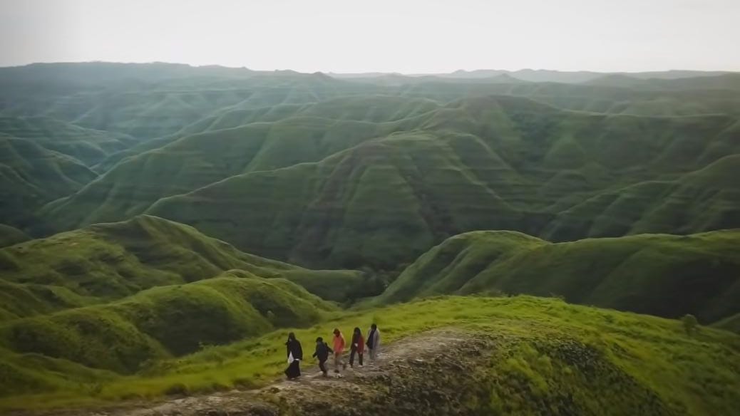 Viral di Tiktok? Rekomendasi 7 Wisata Terbaru 2024, Spot Healing di Alam Bebas!