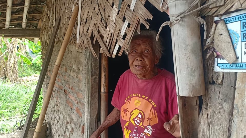 Miris, Nenek Berusia 85 Tahun Hidup Sebatang Kara di Rumah Reyot