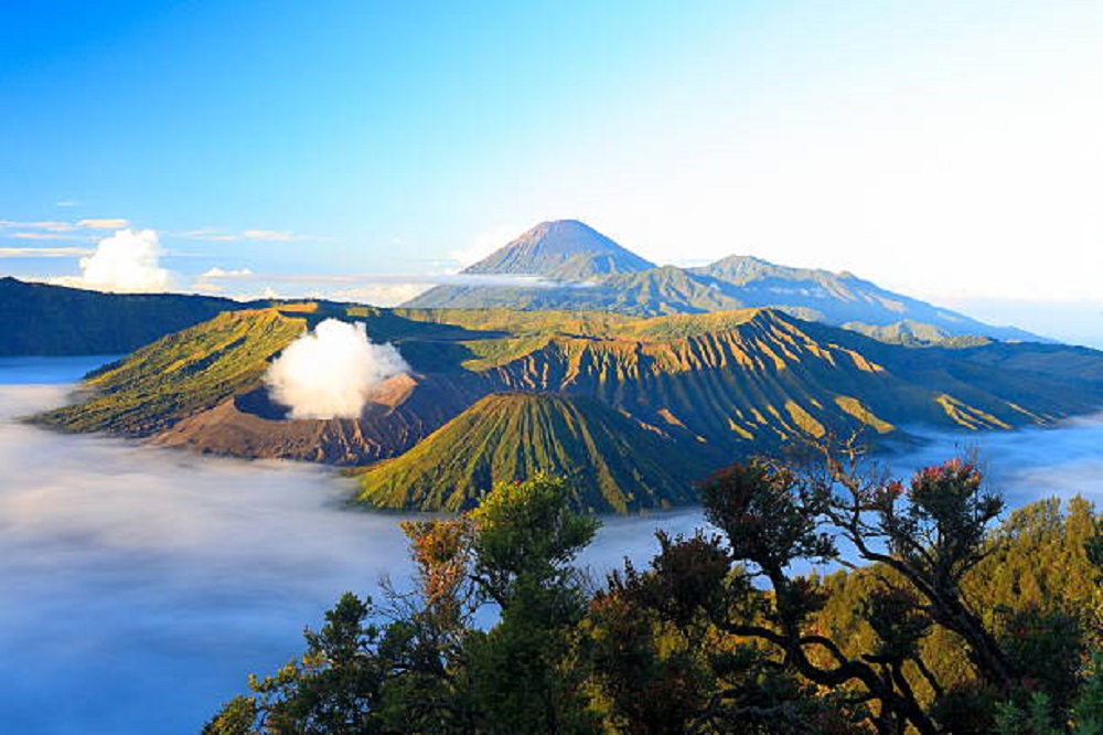 Keindahan Gunung Jawa Timur? Wisata Terbaru 2024, Mengintip Keindahan Langit dan Menyatu Dengan Alam