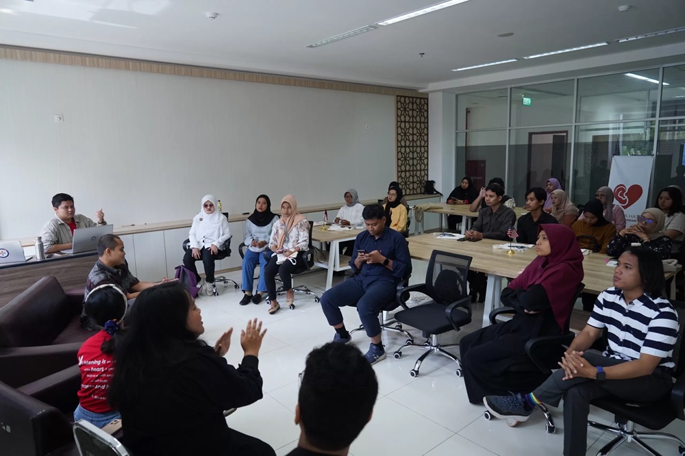 Sejumlah Disabilitas Ikuti Seminar Peringati Hari Disabilitas Internasional yang Digelar American Corner UMY