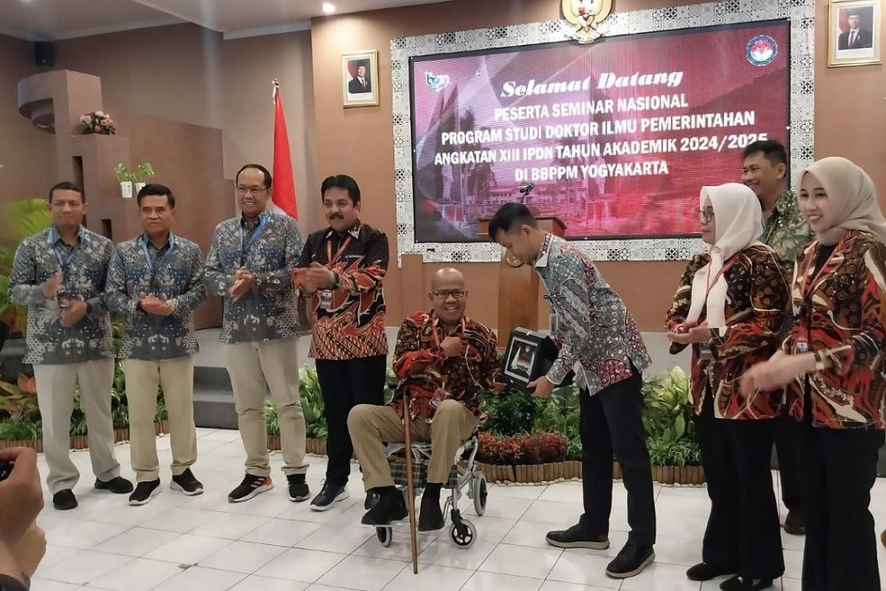 IPDN Bahas Strategi Percepatan Pembangunan Desa Menuju Desa Mandiri Berkelanjutan Dalam Seminar Nasional