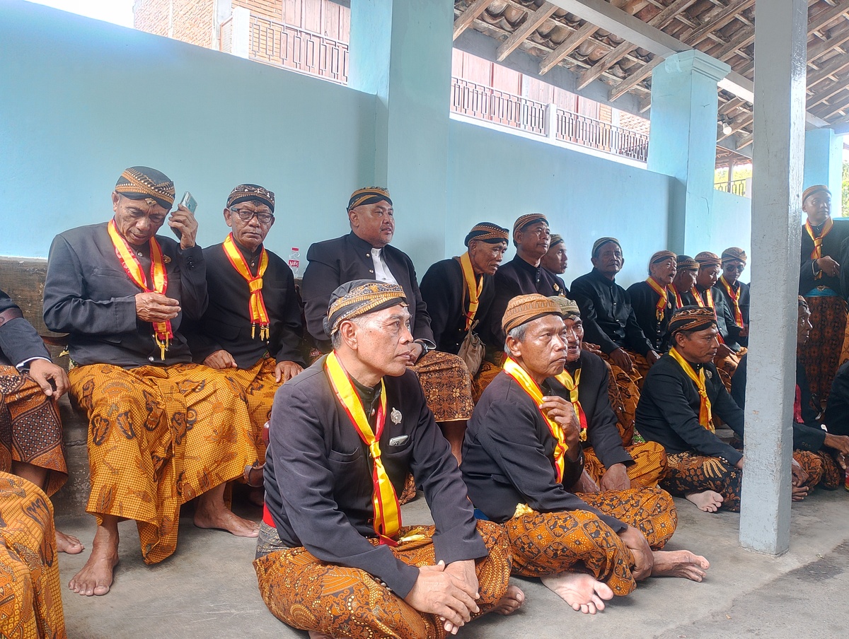 Perpisahan Agung di Imogiri, Ribuan Warga Iringi Keberangkatan Terakhir Pakubuwana XIII