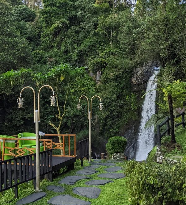 Curug Sertiwi : Destinasi Wisata Air Terjun yang Indah di Kawasan Guci Tegal