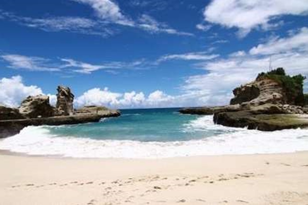 7 Deretan Wisata Pantai di Pacitan, Keindahannya Memikat Hati Siapa Saja yang Berkunjung