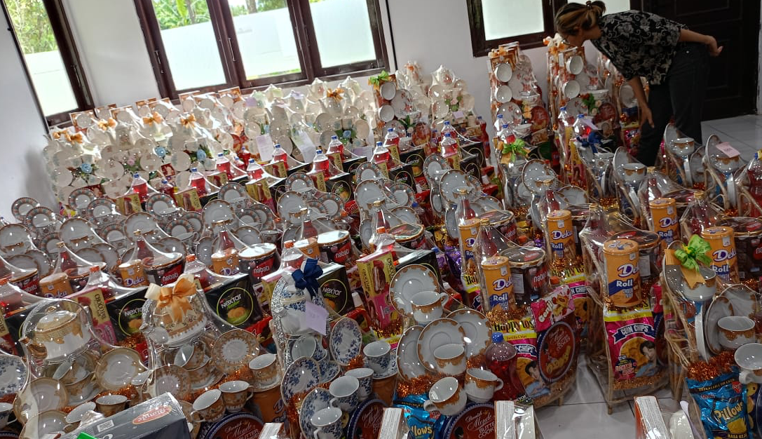 Di Balik Ramainya Pesanan Jelang Lebaran, Ada Cerita Perangkai Parsel Lebaran di Sleman