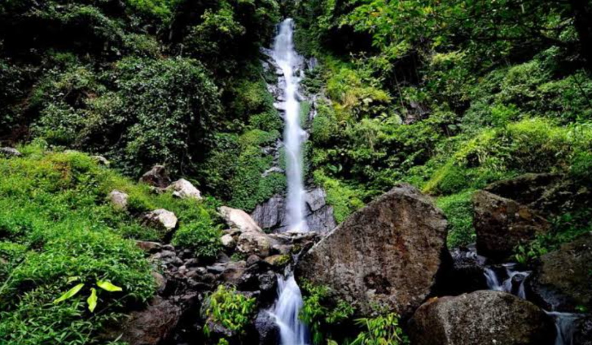 Wisata Terbaru 2024 Air Terjun Semirang: Daya Tarik, Tiket Masuk, Fasilitas dan Lokasi Lengkap