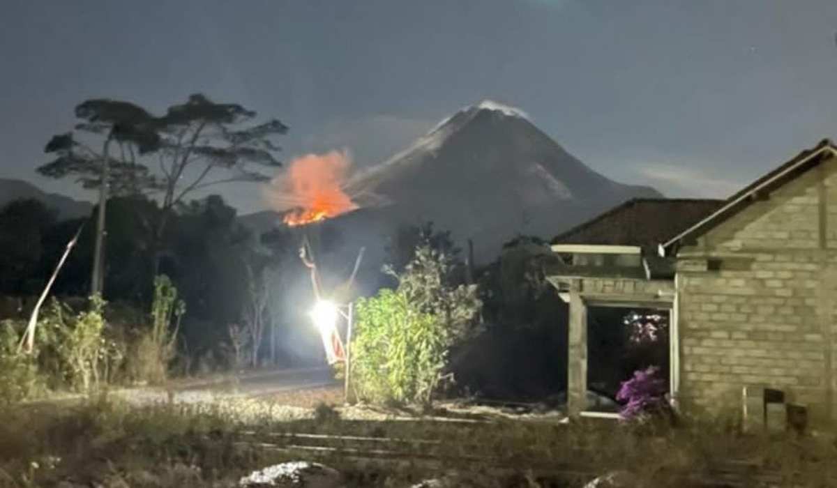 Asap di Gunung Merapi Bikin Heboh, TNGM Jelaskan Sumber Asap dan Kondisi Terkini