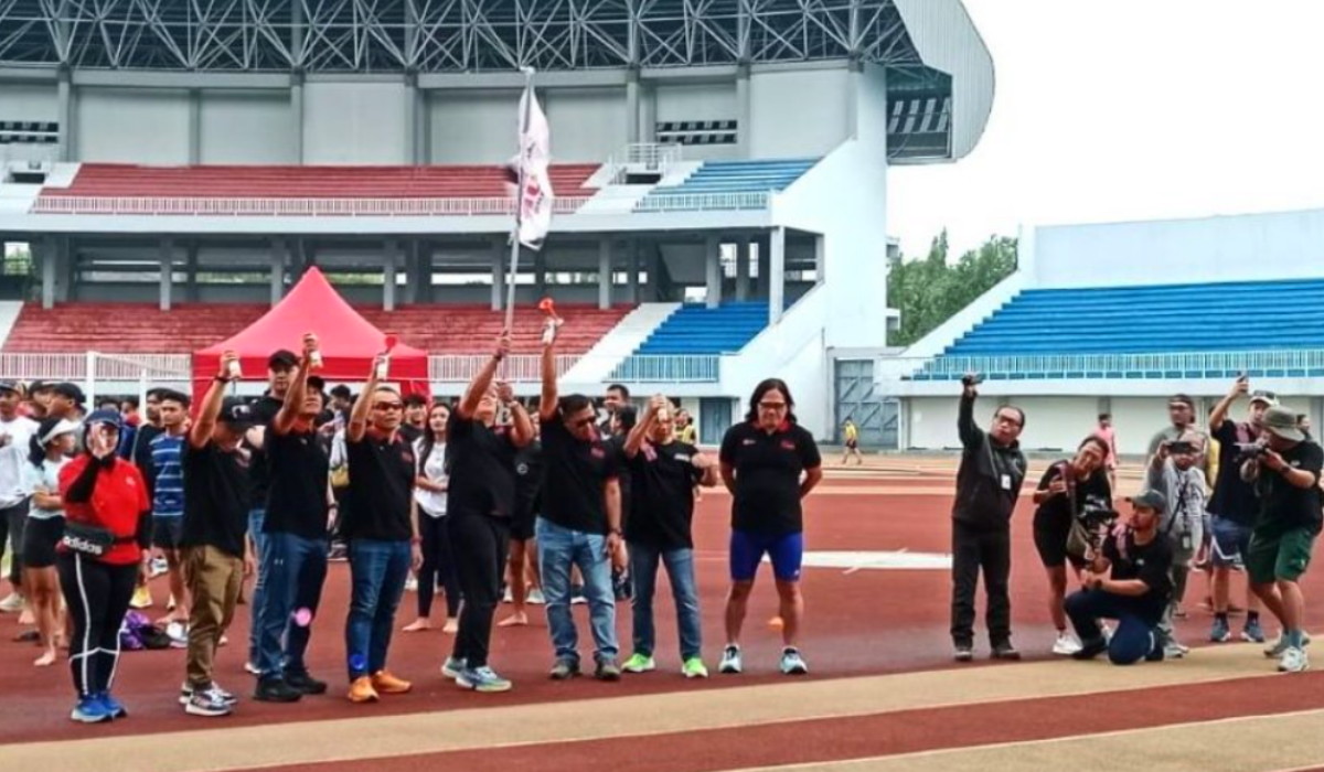 Sambut Bank Jateng Borobudur Marathon 2024, Ribuan Pelari Ramaikan The Big Tour Stadion Mandala Krida