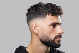 Gaya Rambut Pria Ikal Gelombang Model Classy dan Trendi, Stylish Makin Kekinian 2025