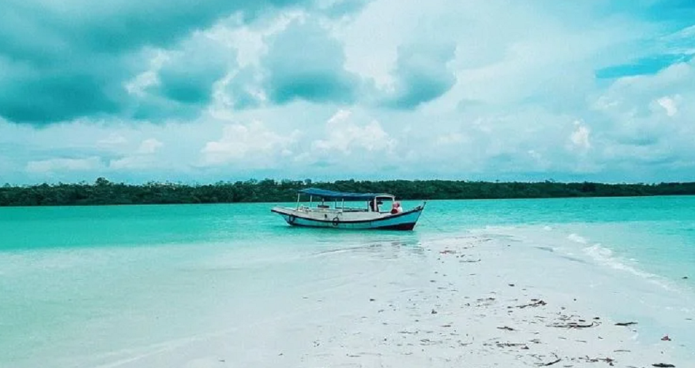 Ulasan Daratan Tengah Laut Yang Muncul Waktu Air Surut Jadi Wisata Terbaru 2024 Di Pulau Belitung