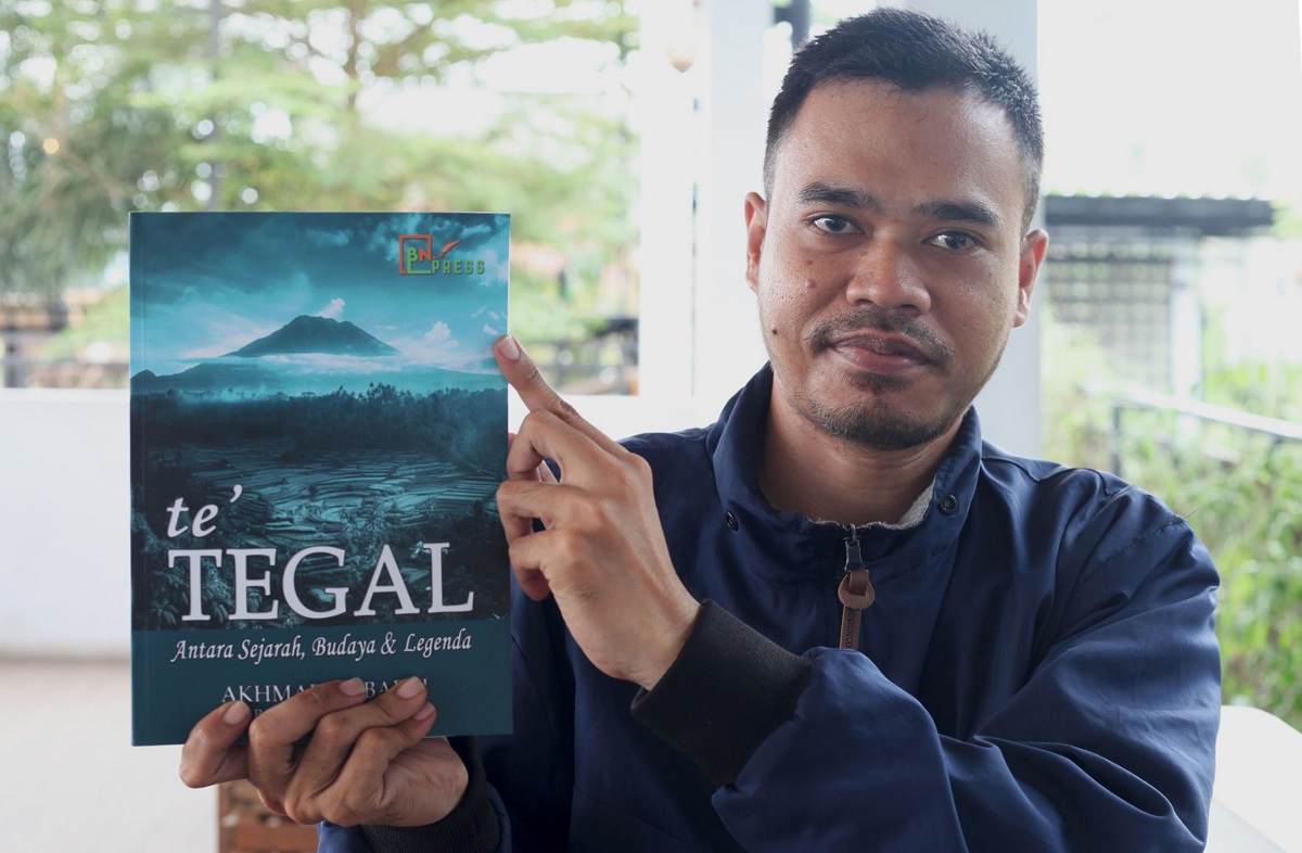 Buku Te Tegal Karya Akhmad Zubaedi, Ungkap Sejarah Hingga Legenda yang Pernah Terjadi di Tegal