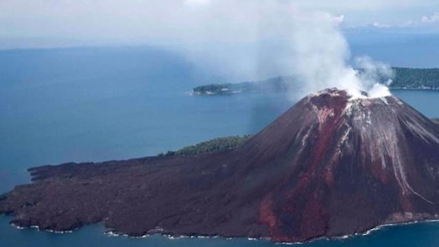 Begini Aktivitas Gunung Anak Krakatau di Selat Sunda Pasca Erupsi Gunung Semeru, Cek Statusnya