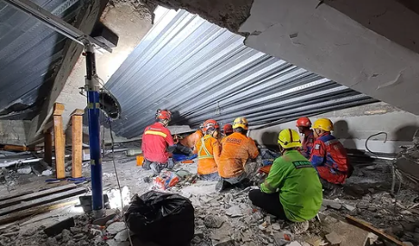 Evakuasi Musala Ambruk di Sidoarjo, SAR Yogyakarta Kerahkan Tim dan Peralatan Lengkap