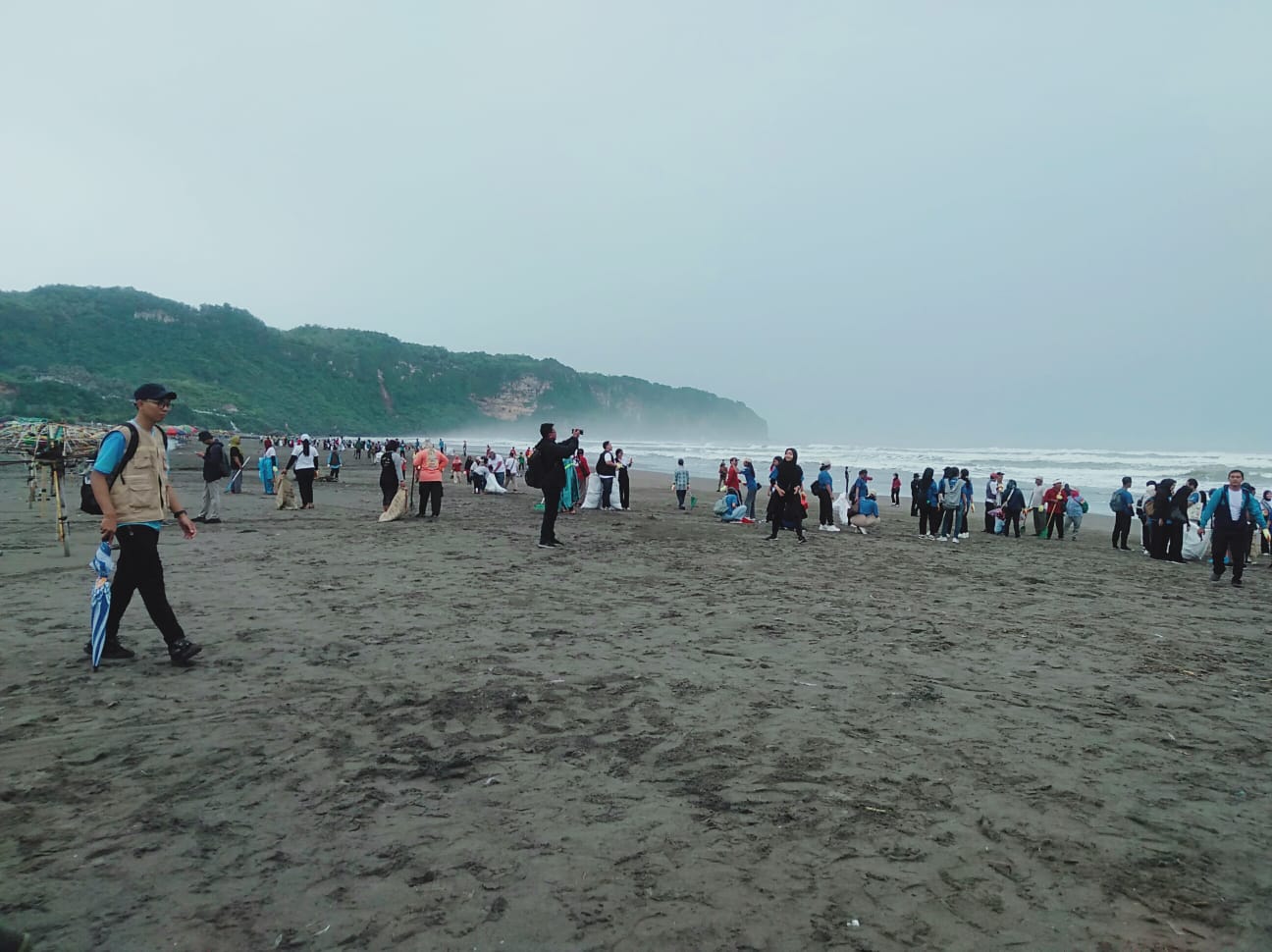 Potensi Gelombang Tinggi hingga 4 Meter di Pantai Selatan DIY, BMKG Imbau Waspada