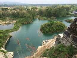 Pesona Tempat Liburan Awal Tahun Telaga Biru Semin, Wisata Danau Kelimutu Ala Gunungkidul