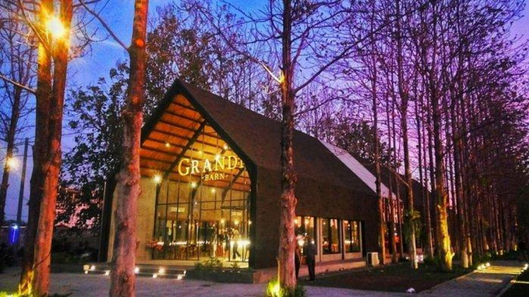 Kulineran Asik Ini Daftar Restoran Bernuansa Alam dan Estetik di Solo Raya