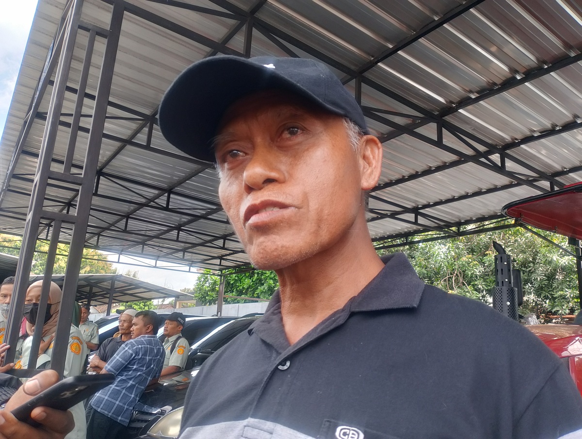 Traktor Roda Empat Percepat Olah Lahan Wukirsari