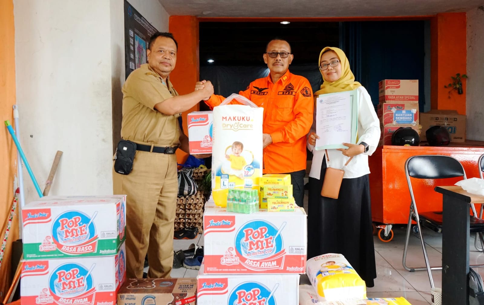 Wujud Peduli Bencana RSUD Salurkan Bantuan untuk Korban Banjir di Kabupaten Brebes