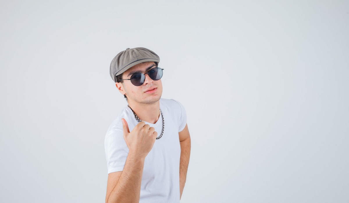 6 Tren Kacamata Populer Tahun 2025 Buat Paduan Gaya Busana Semakin Keren, Cek Disini