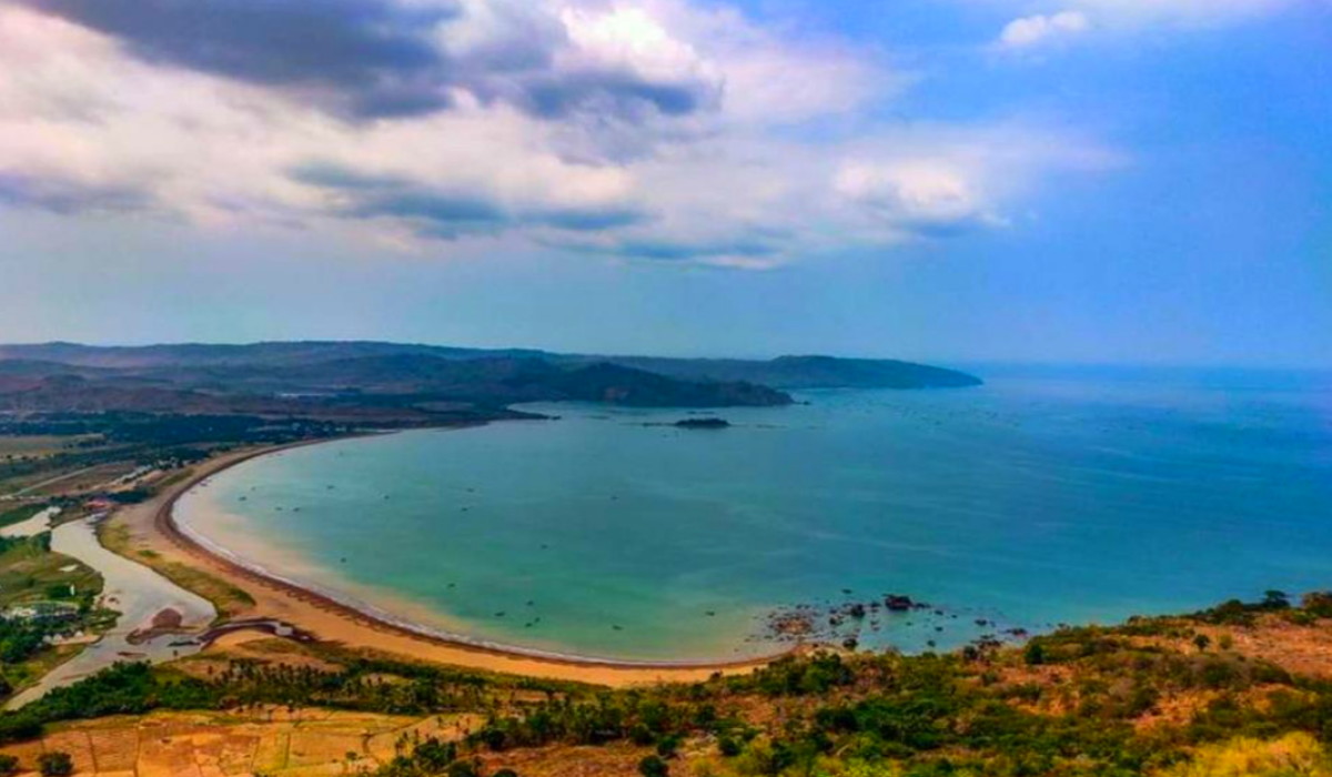 7 Pilihan Destinasi Menarik di Kawasan Wisata Terbaru 2024 Geopark Ciletuh, Nomor 3 Sajikan Savana Menawan