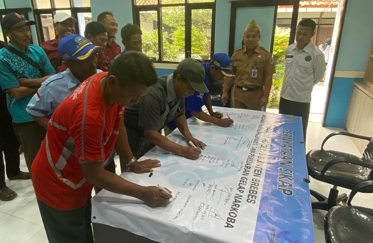 Masyarakat Pesisir dan Nelayan Brebes Deklarasi Anti Narkoba