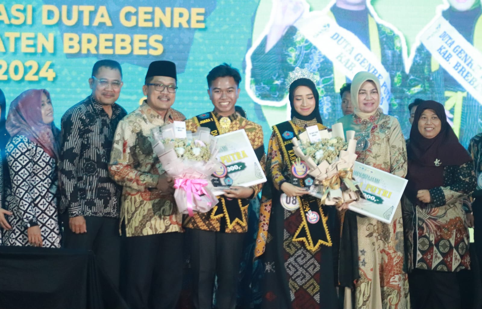 Aqilla Candra dan Harmadia Caltha Resmi Raih Gelar Juara Duta Genre Brebes 2024