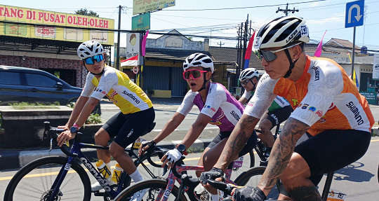 Ribuan Pesepeda Jelajahi Alam dan Budaya DIY dalam Tour de Ambarrukmo 2025