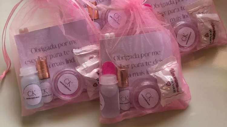 Pecinta Traveling atau Ingin Coba Pakai Produk Makeup Sachet aja? Simak Referensi Lengkapnya