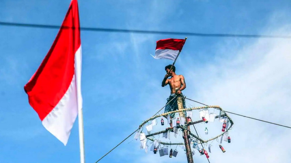 Tradisi Perayaan Kemerdekaan Paling Unik di Indonesia, Nomor 2 Paling Ngeri!